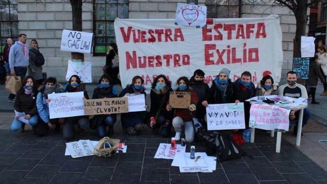 El Gobierno aprueba un plan para el retorno de 23.000 emigrantes españoles con ayudas laborales y becas