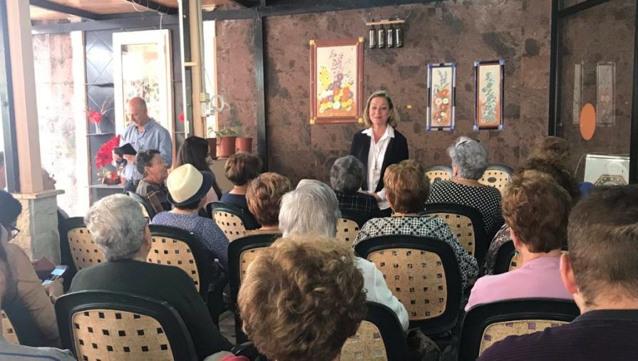 Ana Oramas en La Gomera, afirma que ha liderado la lucha por la mejora de las pensiones no contributivas
