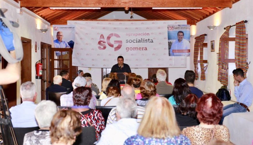 Los vecinos del caserío de Arure conocen las 20 propuestas de ASG para cambiar Valle Gran Rey