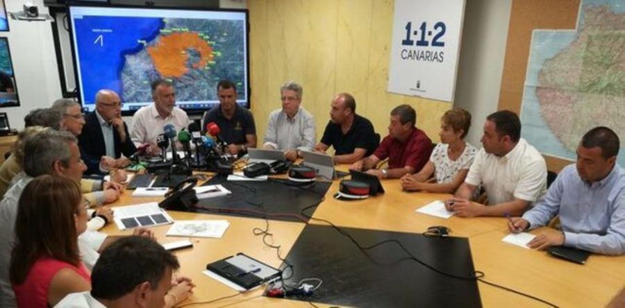 Más de 12.000 hectáreas quemadas: la evolución del incendio de Gran Canaria permite ser más optimista, pero “no está extinguido”