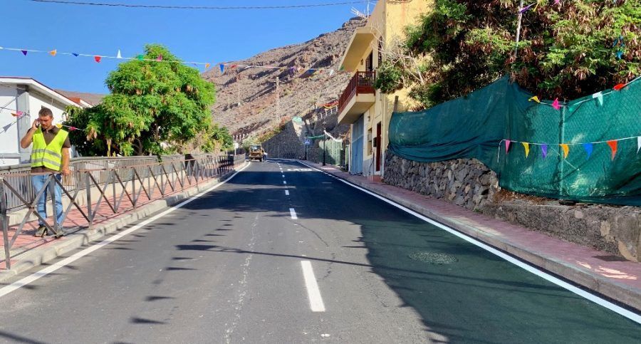 Concluyen las obras de accesibilidad y seguridad de la Calle Santiago Apóstol de Alajero
