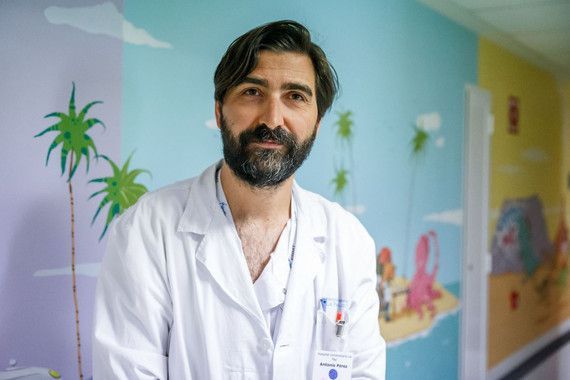 Este pediatra quiere que los hospitales públicos lideren la investigación contra el cáncer infantil