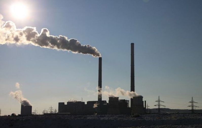 El mundo necesita recortar a la mitad el CO2 lanzado a la atmósfera en la próxima década para sortear lo peor de la crisis climática