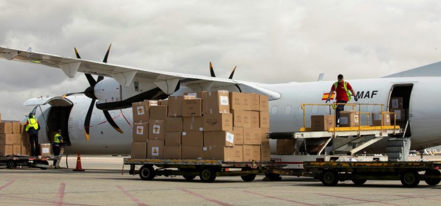 Llega un nuevo avión con material sanitario adquirido por el Gobierno de Canarias