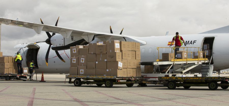 Llega un nuevo avión con material sanitario adquirido por el Gobierno de Canarias