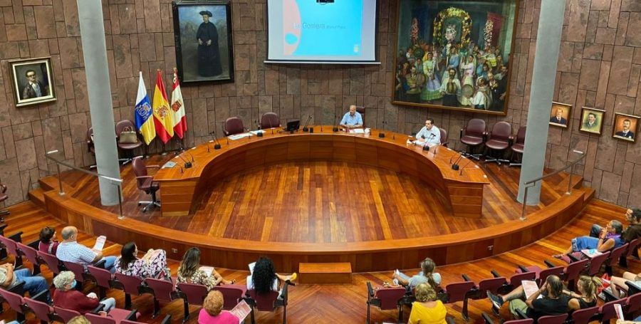 El Cabildo inicia las jornadas de formación para el uso la plataforma de venta online a empresarios y artesanos de La Gomera