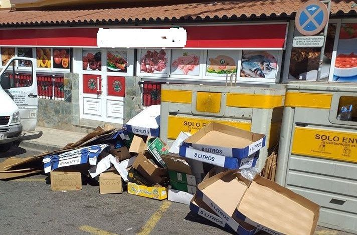 Un supermercado envia foto sobre la recogida de basura al Cabildo de La Gomera