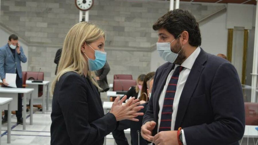 El PP cede y alcanza un acuerdo con Vox para formar parte del Gobierno de Murcia y evitar nuevas elecciones