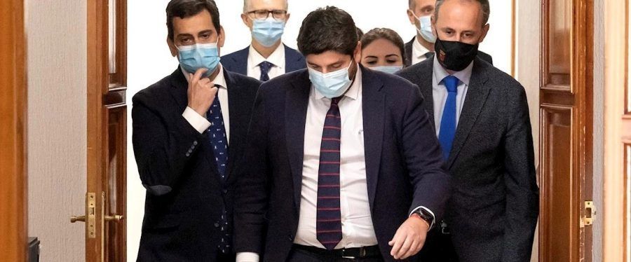 El PP ofrece a los expulsados de Vox la Consejería de Educación y Cultura en Murcia