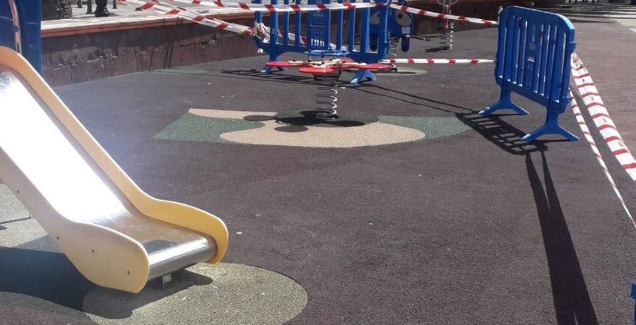 Puesta a punto a los parques infantiles de Vallehermoso