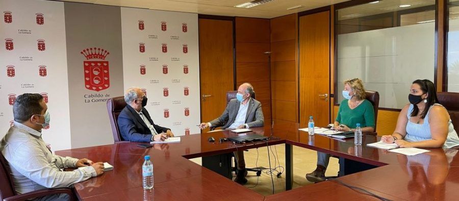 El Cabildo y la Cámara de Comercio refuerzan las estrategias de dinamización económica en La Gomera