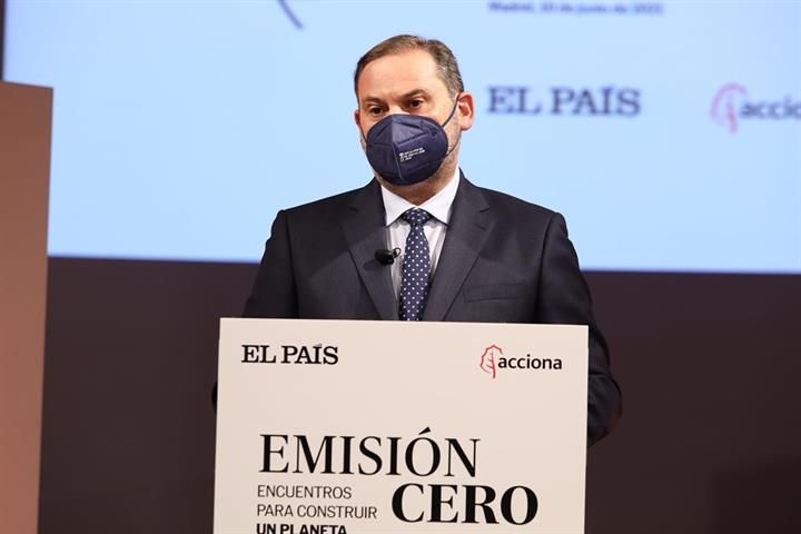 Ábalos anuncia que las actuaciones subvencionables en barrios pueden alcanzar alrededor de 24.000 euros por vivienda