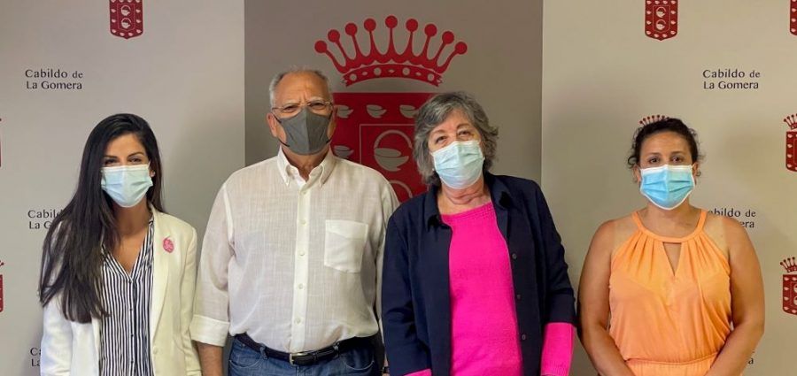 El Cabildo y Ámate coordinan acciones para mejorar la atención de pacientes con cáncer de mama de La Gomera