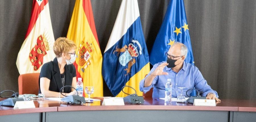 Gobierno de Canarias y Cabildo hacen balance del proyecto de energía renovable La Gomera 100% sostenible