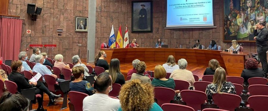 Cabildo de La Gomera y Funcasor avanzan en una estrategia para mejorar la calidad de vida de personas con sordera