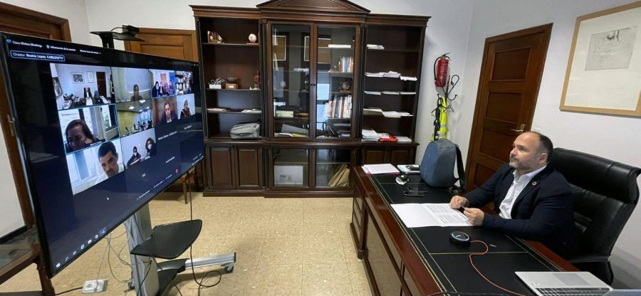 José Antonio Valbuena expone a los cabildos insulares la primera propuesta de reparto de los fondos de recuperación