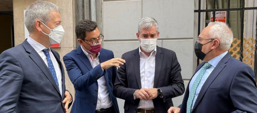 Clavijo propone rebajas fiscales para mitigar la subida de precios derivada de la guerra en Ucrania