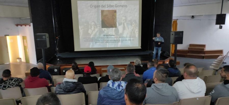 El Silbo Gomero en el Centro Penitenciario Tenerife II