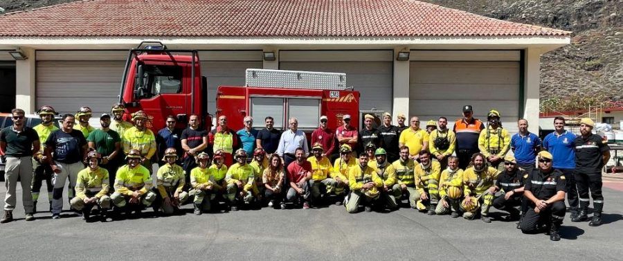 La Gomera activa un operativo de 200 efectivos para la campaña de extinción de incendios