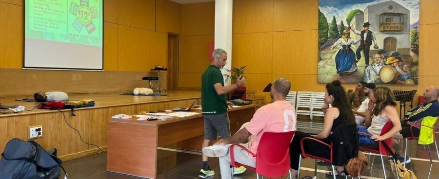 Alajeró dota de seis desfibriladores a diversas dependencias municipales