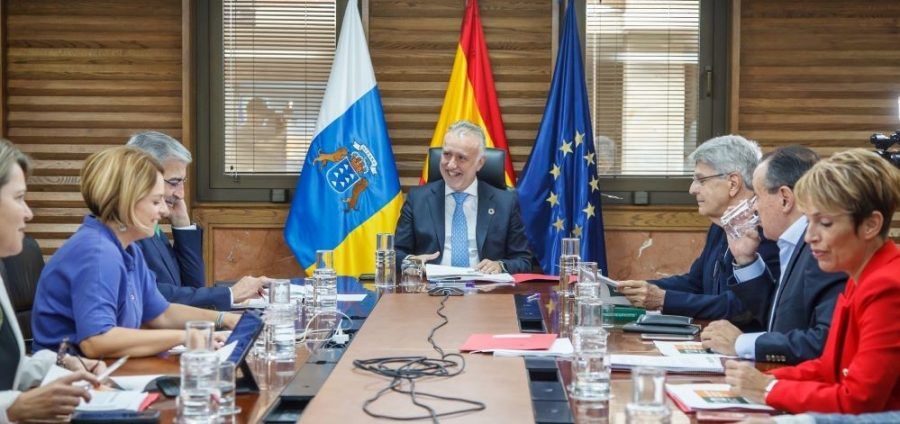 El Gobierno de Canarias tramita la subida adicional para 2022 del 1,5% en el salario de los empleados públicos