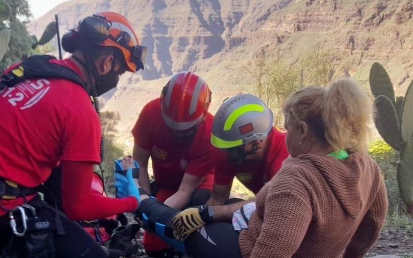 El GES rescata a una senderista herida tras sufrir una caída cerca del El Cercado, en La Gomera