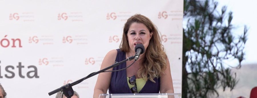 La candidata de ASG, María Clemente Rodríguez, promete abrir la piscina de Santa Catalina en Hermigua