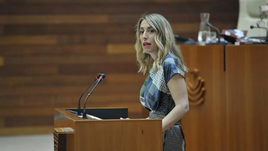 María Guardiola culmina la traición a su palabra y ya es presidenta de Extremadura gracias a Vox