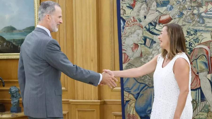 El rey se reunirá con siete partidos a partir del lunes para decidir a quién designa como candidato a la investidura