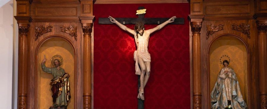 El Cabildo finaliza las tareas de construcción del retablo del Crucificado en Alojera