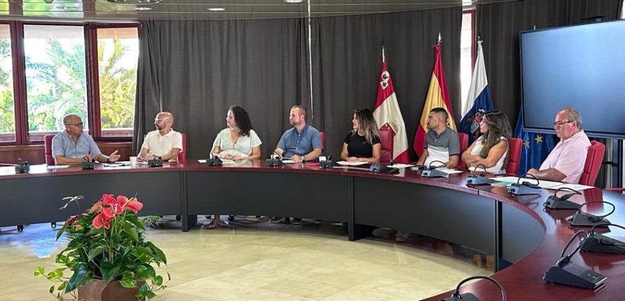 Cabildo y ayuntamientos de La Gomera fortalecen las acciones para la dinamización comercial en la isla