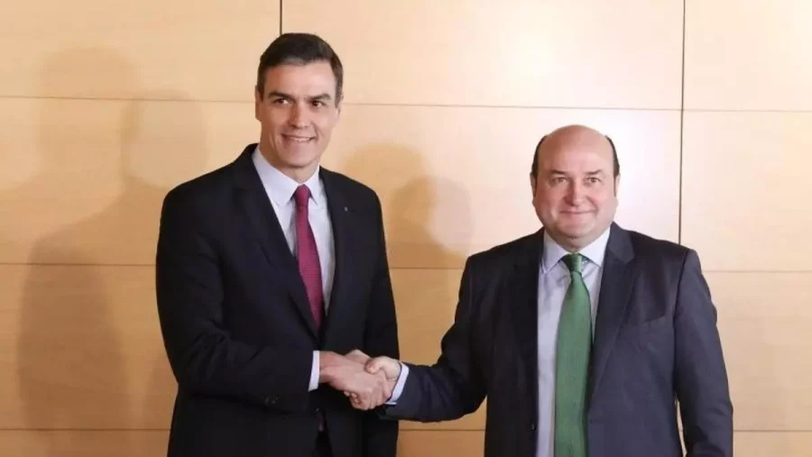 El PSOE cierra su acuerdo con el PNV y se garantiza una mayoría absoluta para investir a Pedro Sánchez