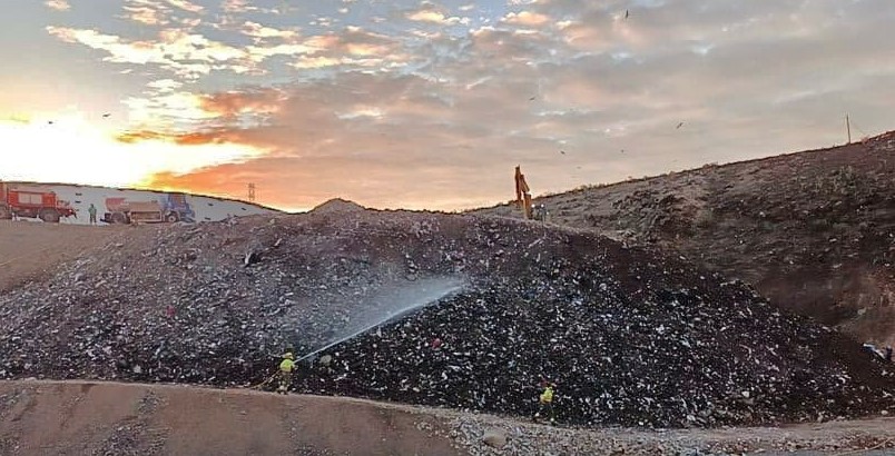 Controlado el conato de incendio que declarado en el complejo ambiental de El Revolcadero