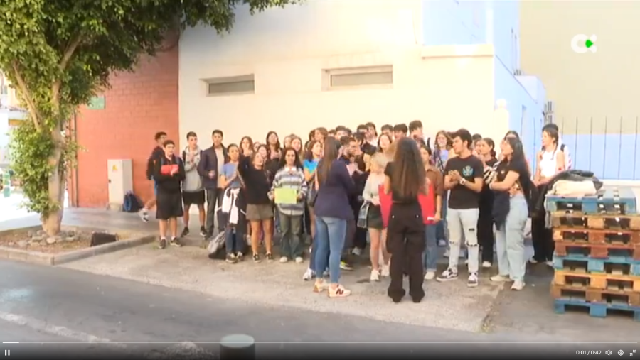 Alumnos de bachillerato en La Gomera protestan por la injusticia en las limitaciones en horario escolar
