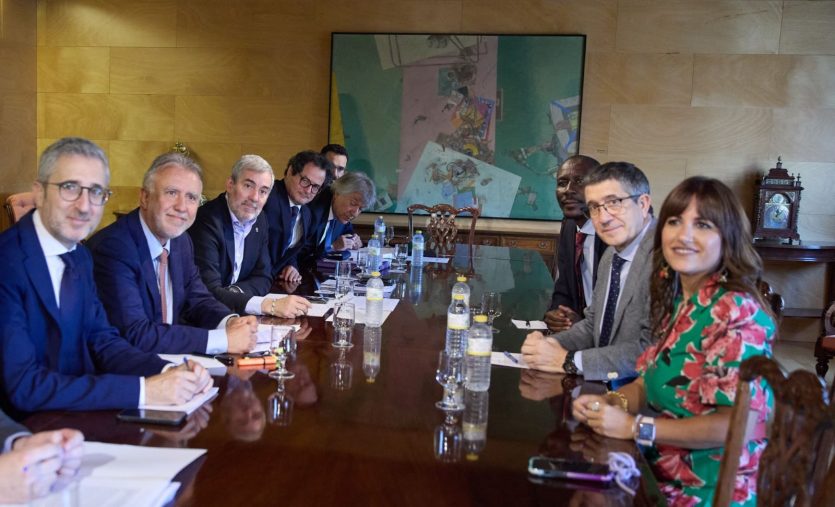 Canarias continúa adelante con su hoja de ruta para garantizar la distribución obligatoria de los menores migrantes