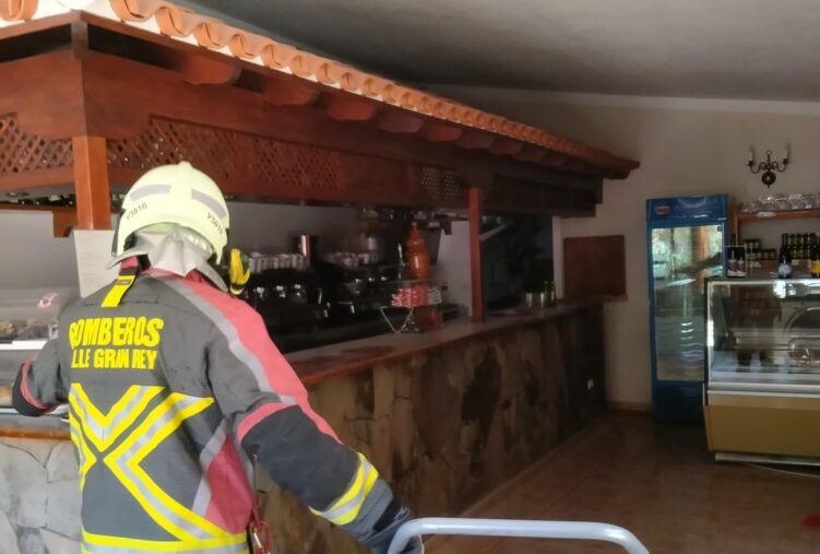 Extinguido un incendio en el restaurante de Laguna Grande