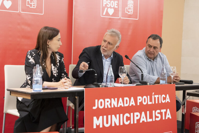 Torres abre el nuevo curso político arropado por el municipalismo socialista