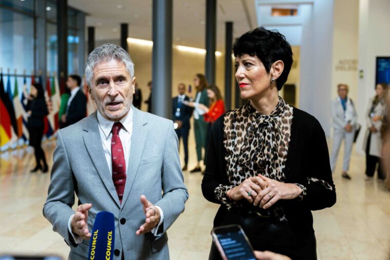 Grande-Marlaska aboga por la intervención de Frontex en aguas africanas “como medida eficaz para salvar vidas”
