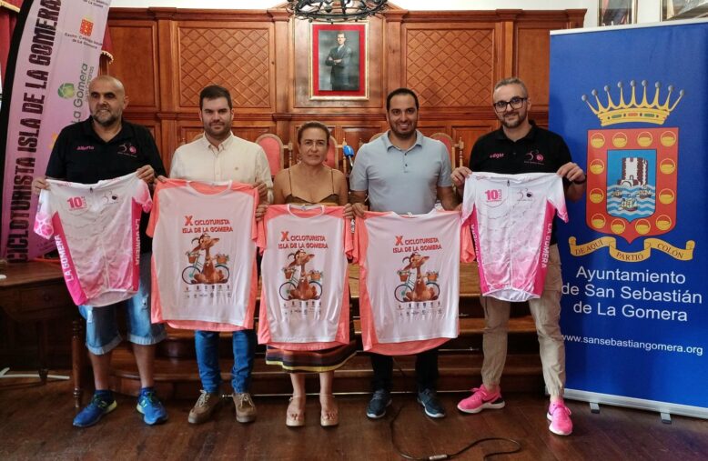 El Ayuntamiento de San Sebastián acoge la presentación de la X Cicloturista Isla de La Gomera