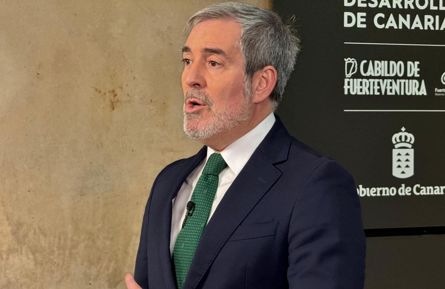Fernando Clavijo llama afrontar los retos de Canarias “con unidad”, lejos de la “bronca y el tacticismo político”