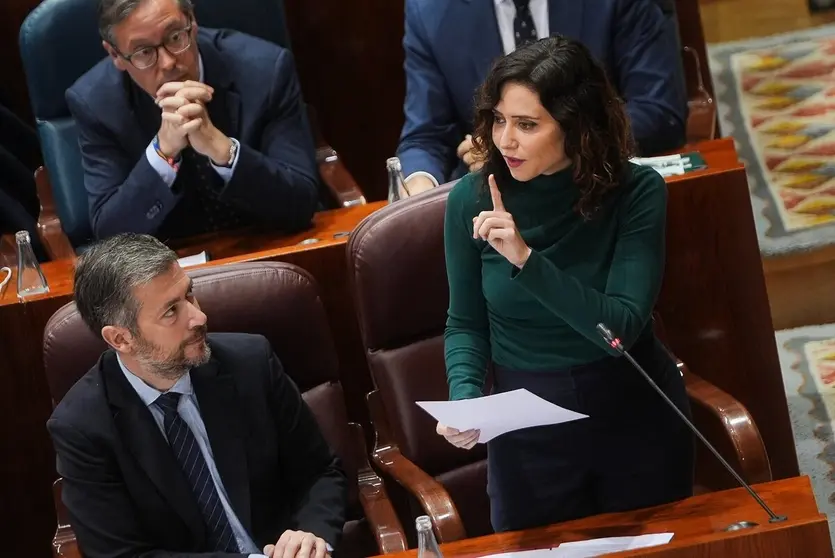 El gobierno de la Comunidad de Madrid, paradigma de una «democracia cruel»