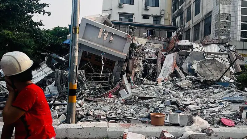 Asciende a más de 1.000 el número de muertos por el terremoto de Myanmar y Tailandia