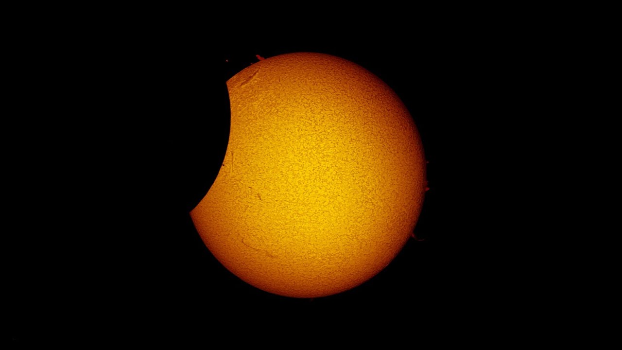 Con motivo del eclipse, Tráfico recomienda planificar los desplazamientos, escalonar el regreso y extremar la precaución al volante