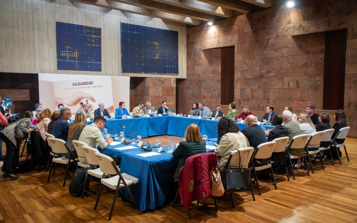 Canarias convocará a todas las ONG nacionales para analizar la respuesta “de país” a los menores migrantes