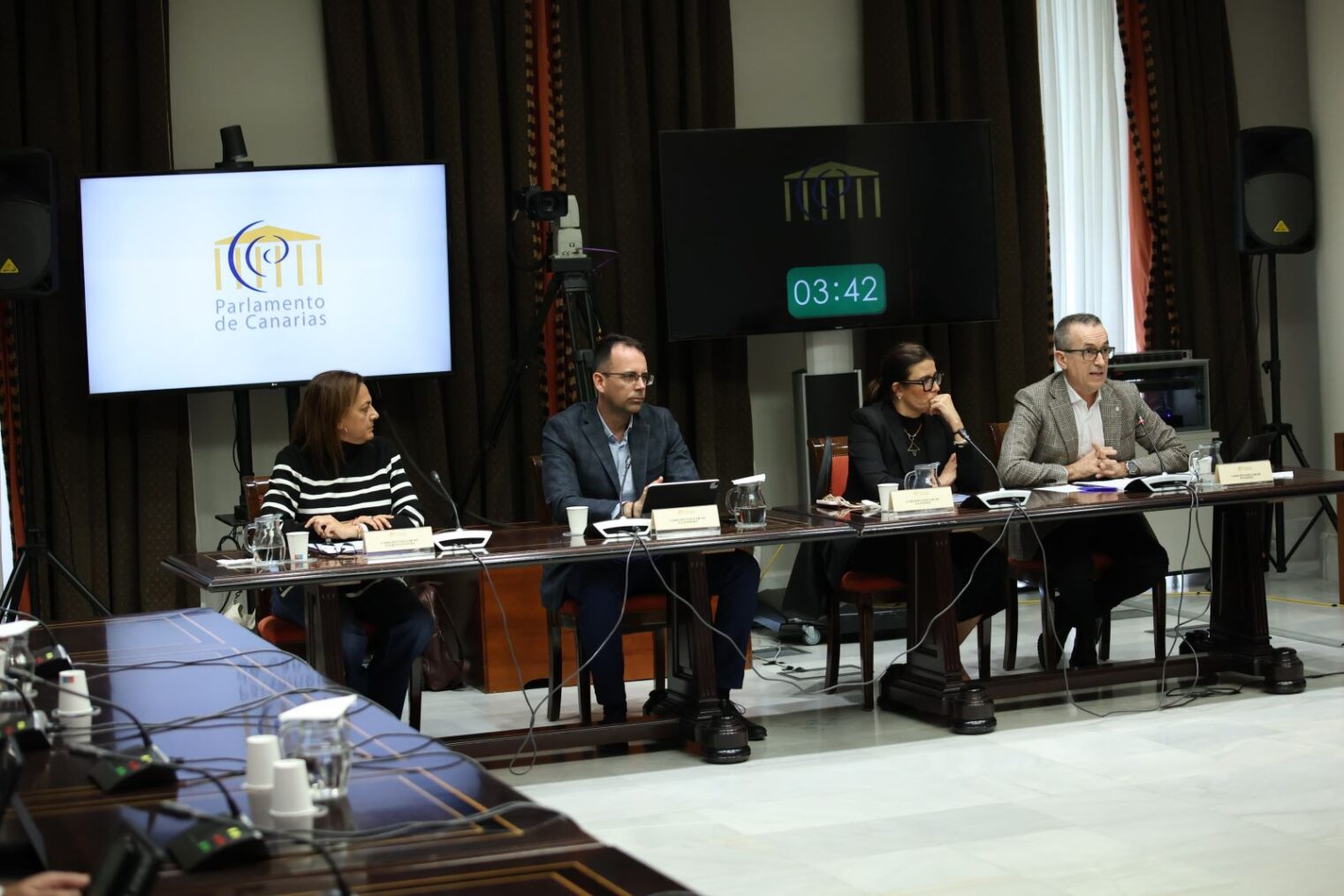 Reyes exige más seguridad jurídica para los propietarios de viviendas en complejos extrahoteleros