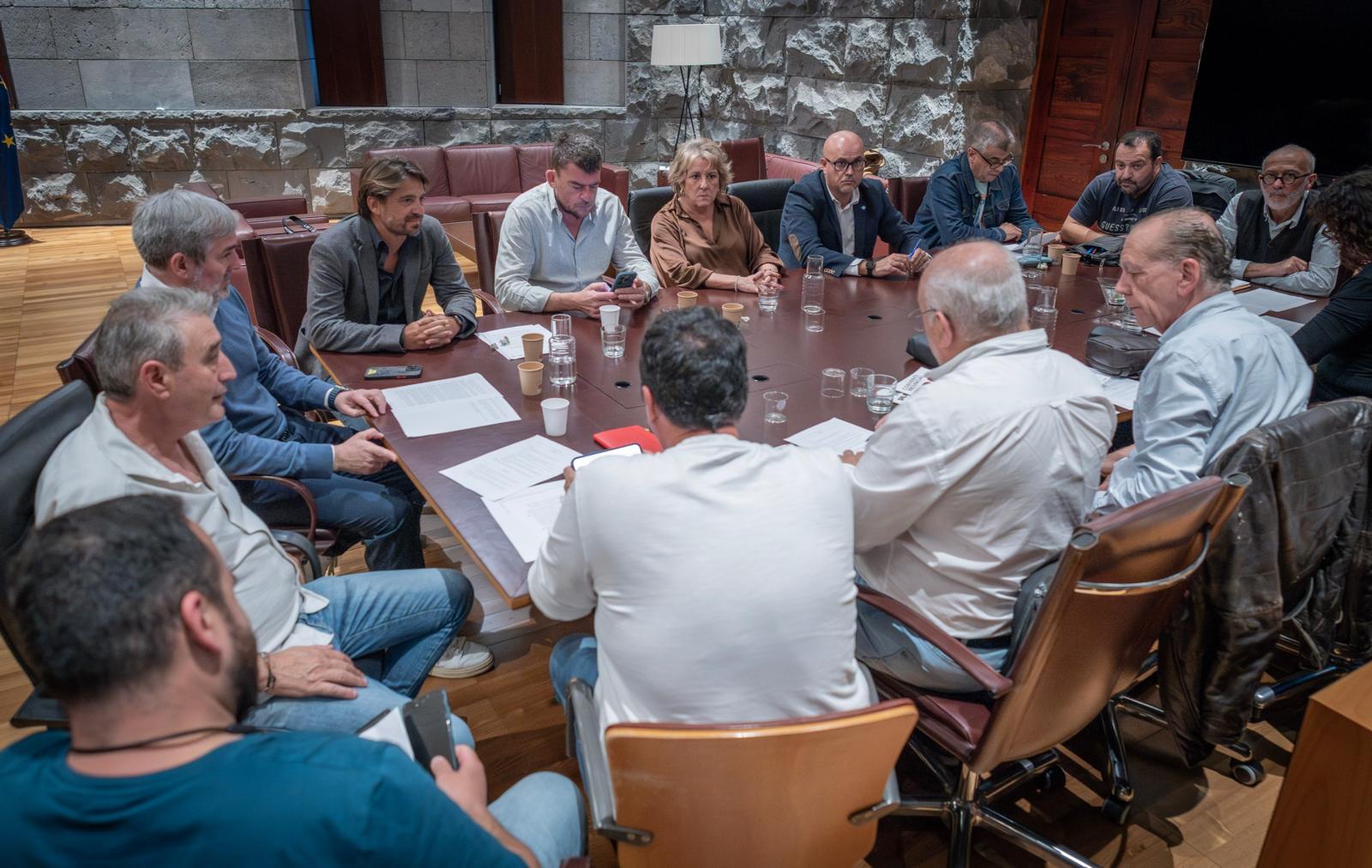 Según Ashotel: Los sindicatos rechazan en asamblea un preacuerdo firmado hoy con las patronales que suponía un alza salarial del 6% este 2025