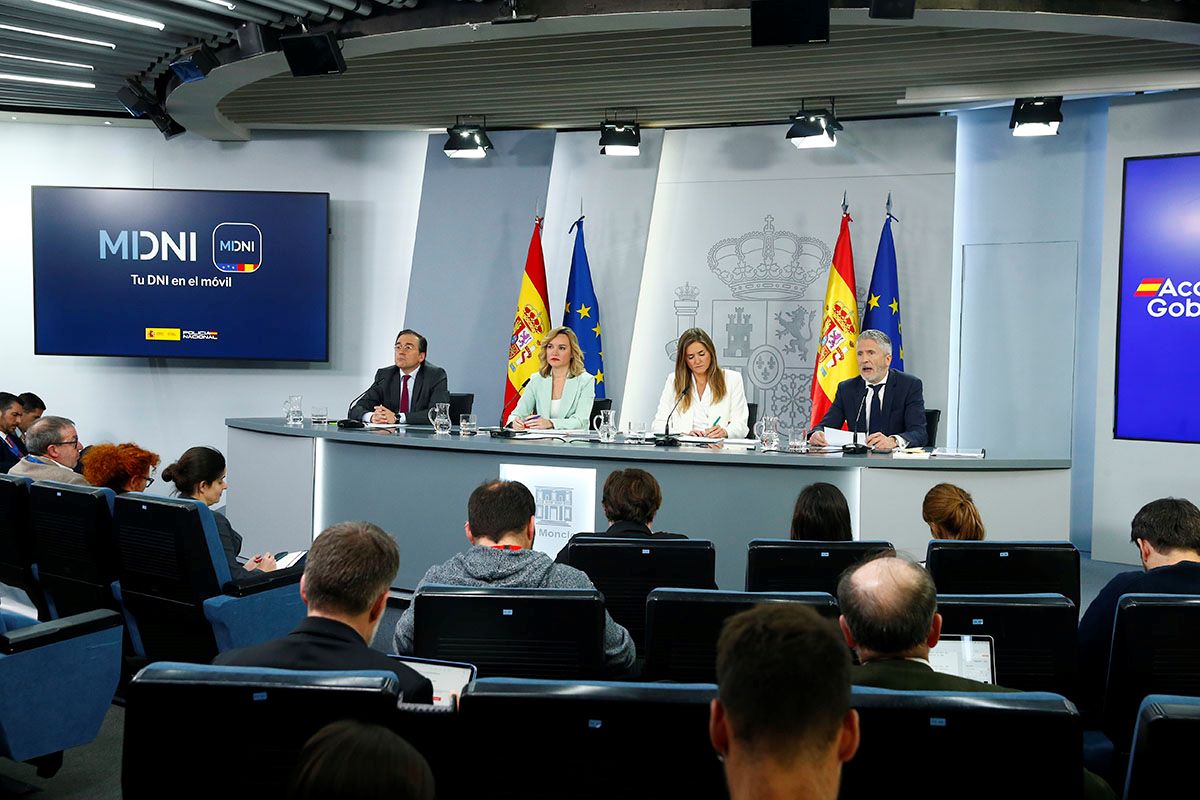 El informe del apagón detecta centrales que “no estaban regulando tensión” y una desconexión “indebida” de instalaciones