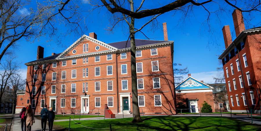 Harvard demanda al Gobierno de Trump por sus coacciones económicas tras no ceder a sus exigencias