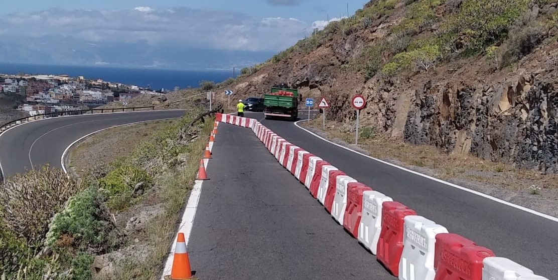 Se reapertura la vía GM-2, a la salida de San Sebastián de La Gomera, afectada por el accidente de una guagua