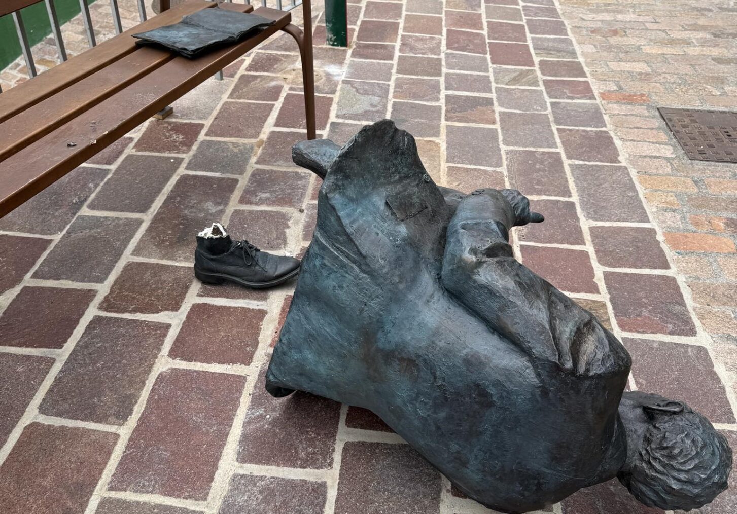 Condena y repulsa ante el acto vandálico contra la escultura de Pedro García Cabrera, ubicada en Vallehermoso